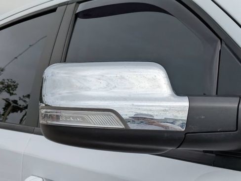 Used 2022 RAM 1500 Laramie AWD/4WD image 9
