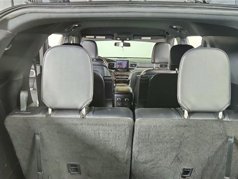 Used 2020 Ford Explorer XLT w/ Equipment Group 202A image 23