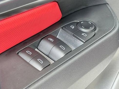 Used 2025 Chevrolet Equinox EV RS FWD image 11
