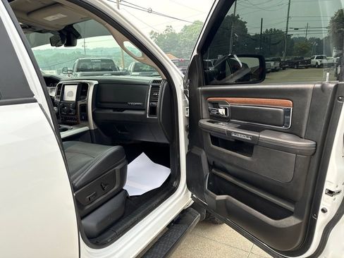 Used 2018 RAM 1500 Laramie w/ Convenience Group AWD/4WD image 41