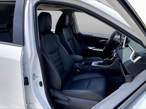 Used 2024 Toyota RAV4 XLE Premium FWD image 8