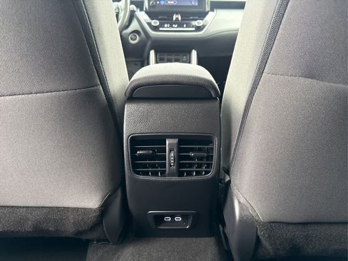 Used 2023 Toyota Corolla Cross LE w/ Moonroof Package image 29