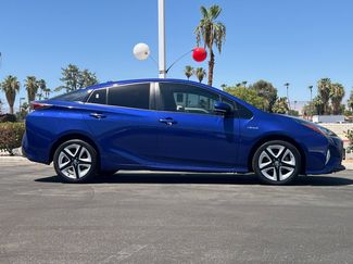 Used 2016 Toyota Prius Three Touring w/ Preferred Accessory Package FWD video 2