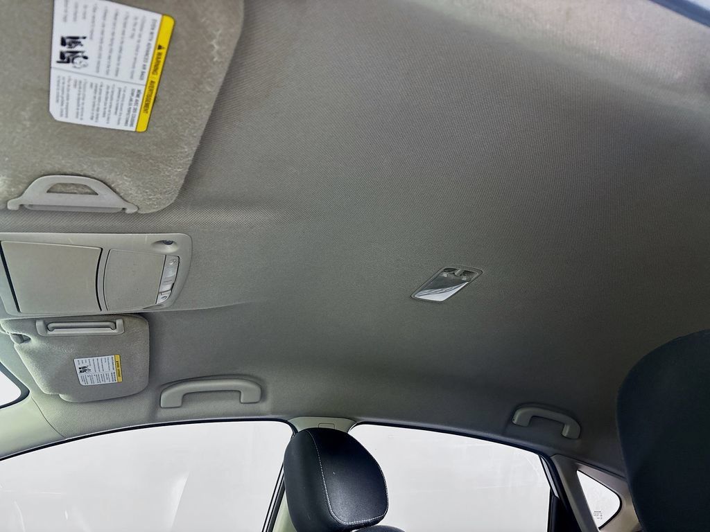 Used 2016 Nissan Sentra SV FWD image 30