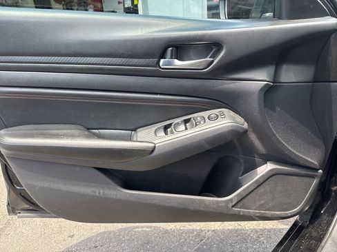 Used 2020 Nissan Altima 2.5 SR FWD image 36