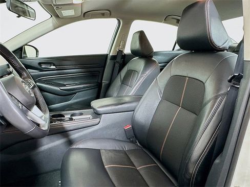 Used 2022 Nissan Altima 2.5 SR image 11