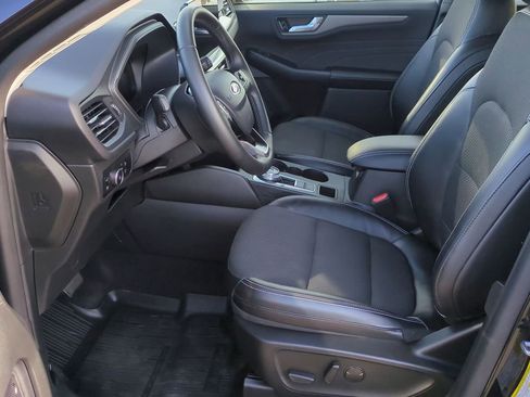 Used 2023 Ford Escape SE image 15