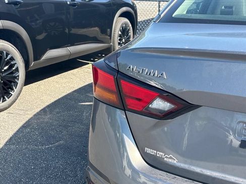 Used 2024 Nissan Altima 2.5 SV w/ SV Premium Package FWD image 10