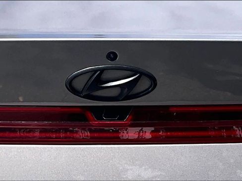 Used 2023 Hyundai Elantra Limited image 33