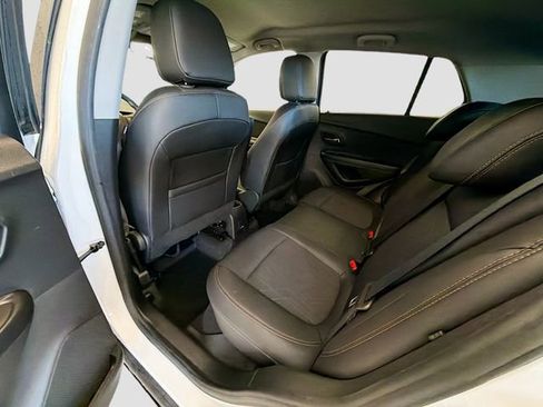 Certified 2022 Chevrolet Trax LT w/ LT Convenience Package image 22