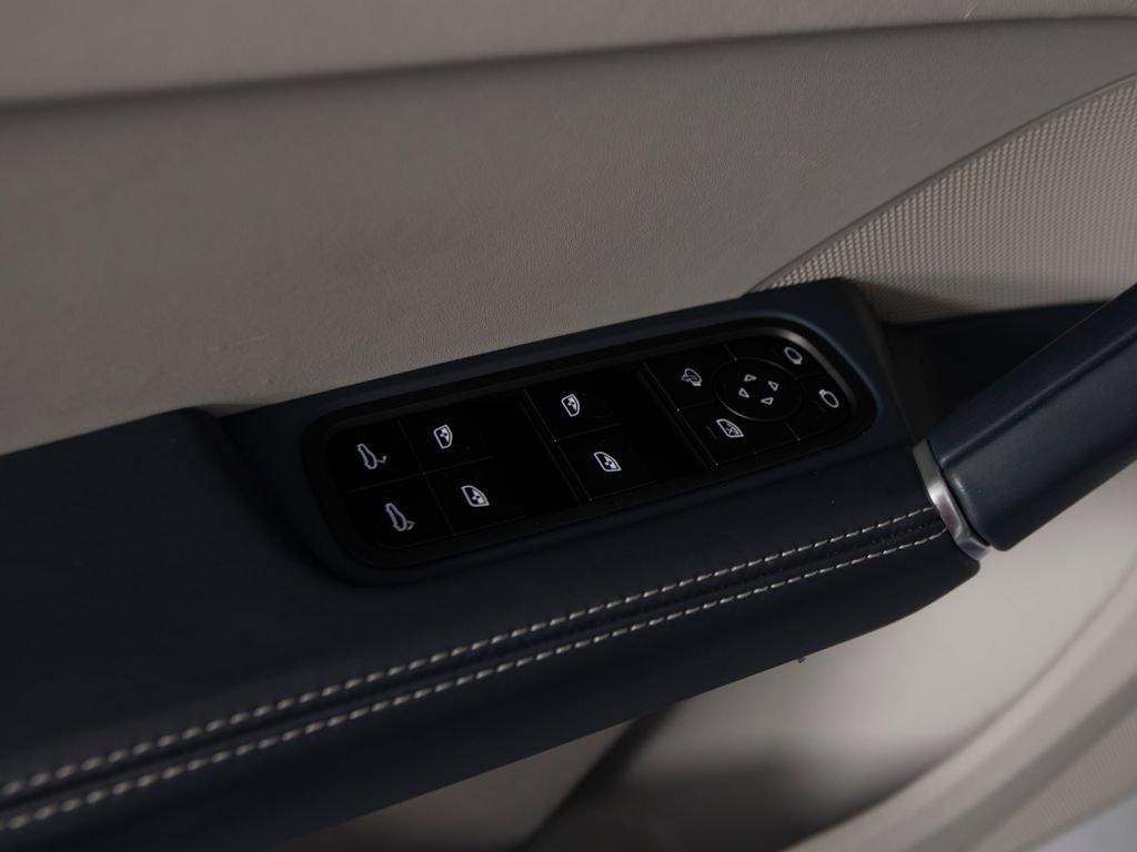 Certified 2023 Porsche Cayenne S Platinum AWD/4WD image 18