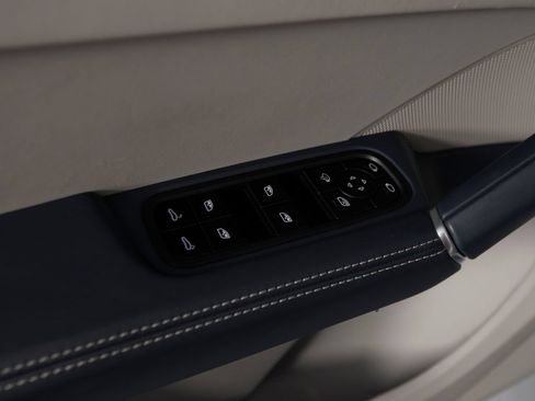 Certified 2023 Porsche Cayenne S Platinum AWD/4WD image 18