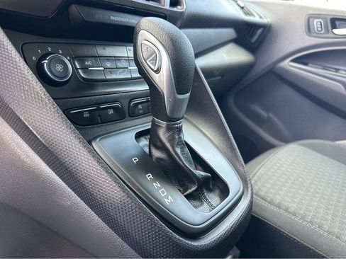 Used 2022 Ford Transit Connect XLT FWD image 26