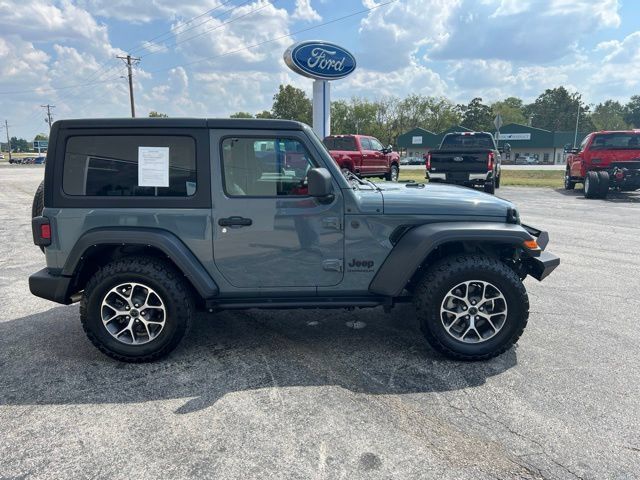 Used 2024 Jeep Wrangler Sport AWD/4WD image 4