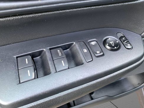 Used 2019 Honda CR-V LX image 12