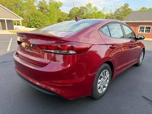 Used 2017 Hyundai Elantra SE w/ Cargo Package FWD image 7