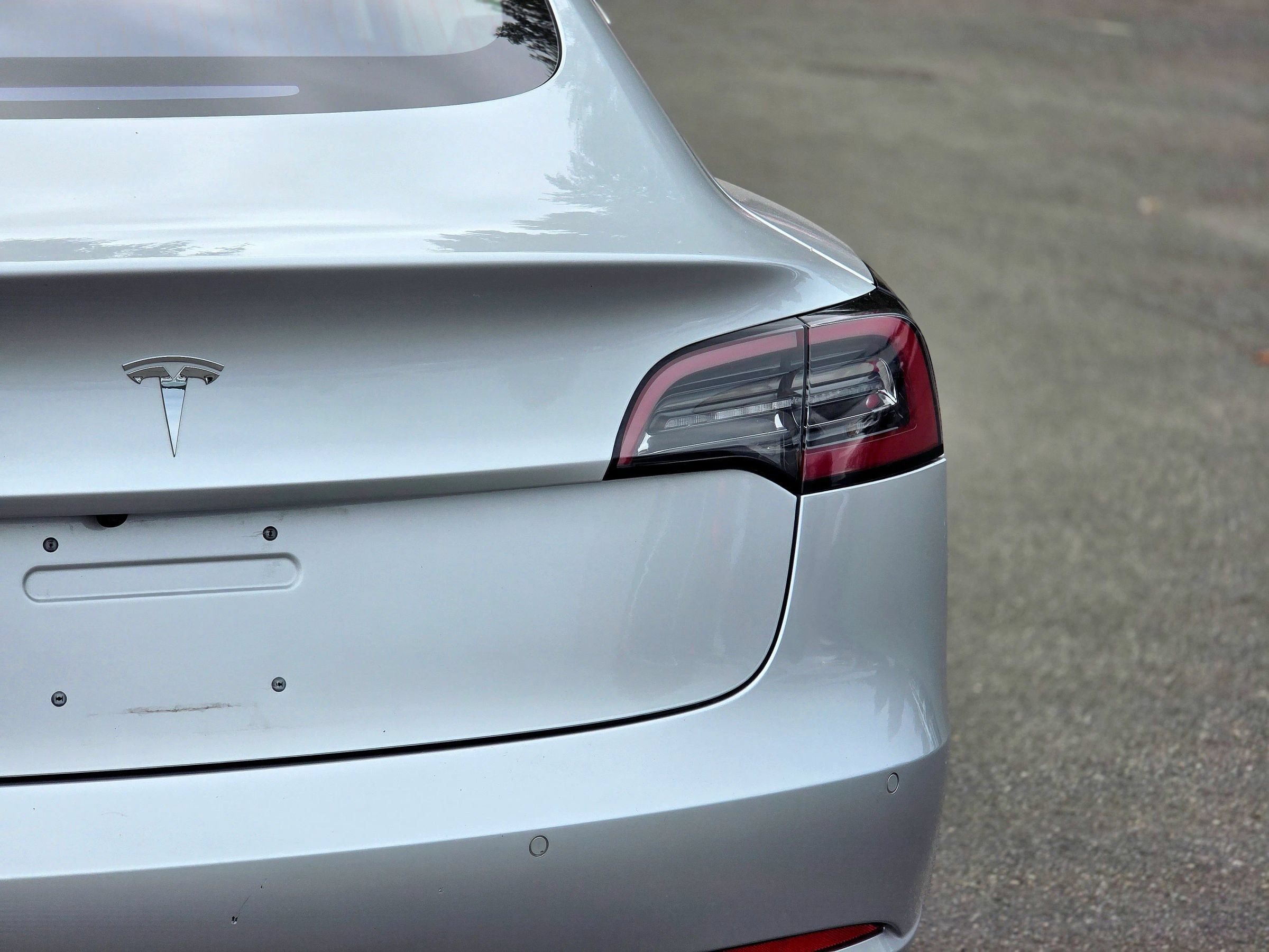 Used 2018 Tesla Model 3 Long Range RWD image 9