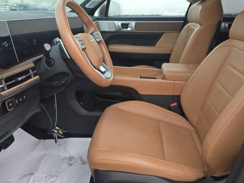 Used 2025 Hyundai Santa Fe Limited image 2