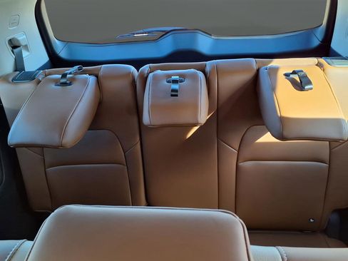 New 2026 Nissan Pathfinder Platinum image 44