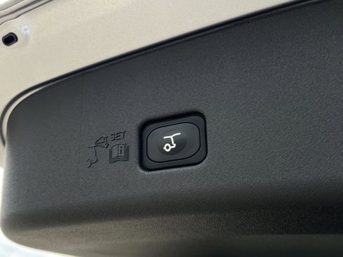 New 2026 Lincoln Nautilus Premier AWD/4WD image 28