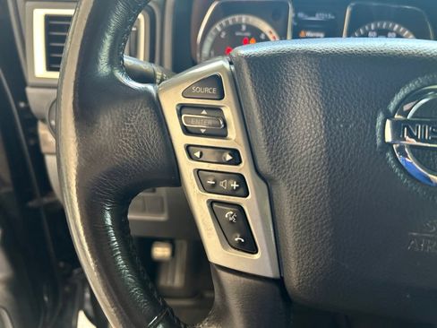 Used 2018 Nissan Titan SV w/ SV Convenience Package AWD/4WD image 47