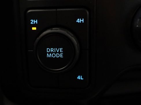 Used 2024 Ford F450 Limited w/ FX4 Off-Road Package image 33