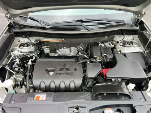 Used 2019 Mitsubishi Outlander SE FWD image 38