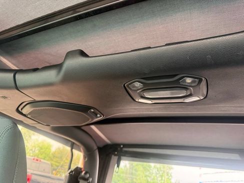 Certified 2019 Jeep Wrangler Sport AWD/4WD image 26
