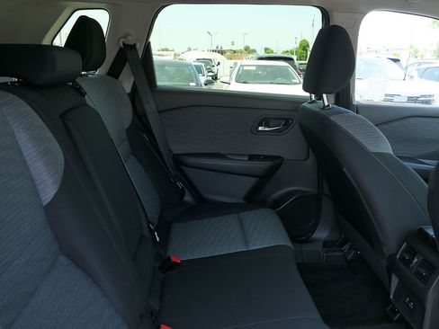 Used 2023 Nissan Rogue SV FWD image 22