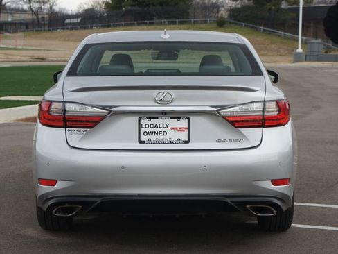 Used 2016 Lexus ES 350 w/ Navigation System Package image 3