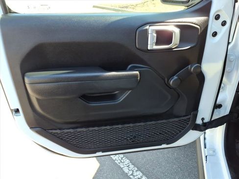 Used 2022 Jeep Wrangler Unlimited Willys image 22