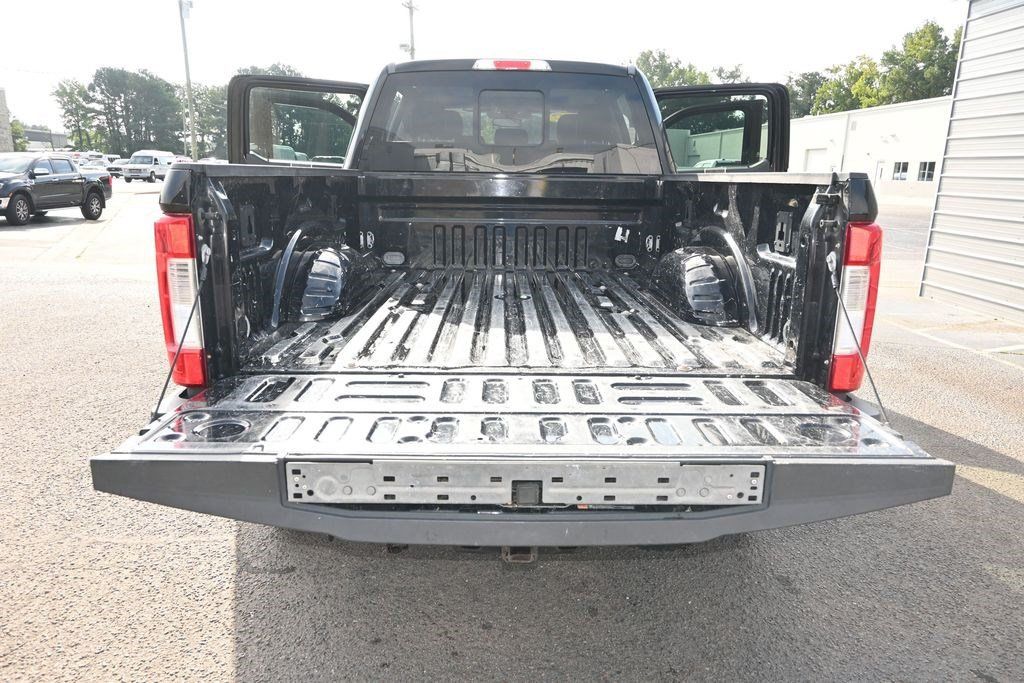 Used 2017 Ford F350 Lariat AWD/4WD image 9
