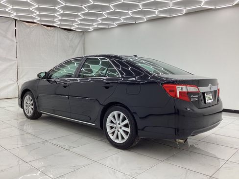 Used 2014 Toyota Camry XLE image 12
