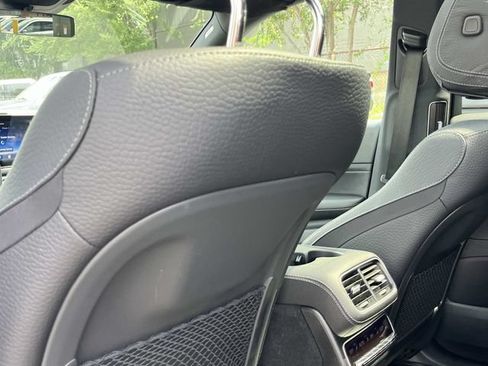 Used 2025 Mercedes-Benz GLS 450 4MATIC image 24