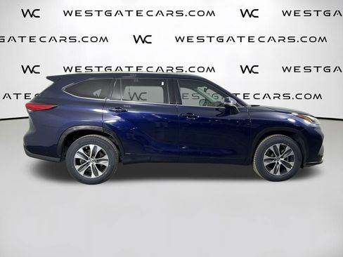 Used 2021 Toyota Highlander XLE image 46