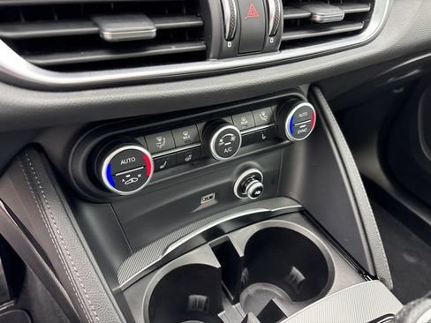 Used 2024 Alfa Romeo Stelvio Veloce AWD/4WD image 24