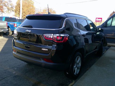 Used 2019 Jeep Compass Latitude w/ Cold Weather Group image 9