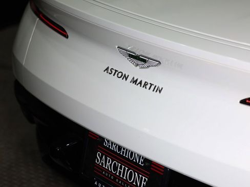 Used 2019 Aston Martin DB11 Volante image 30
