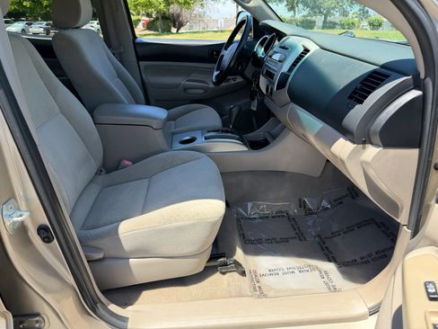 Used 2005 Toyota Tacoma PreRunner RWD image 14