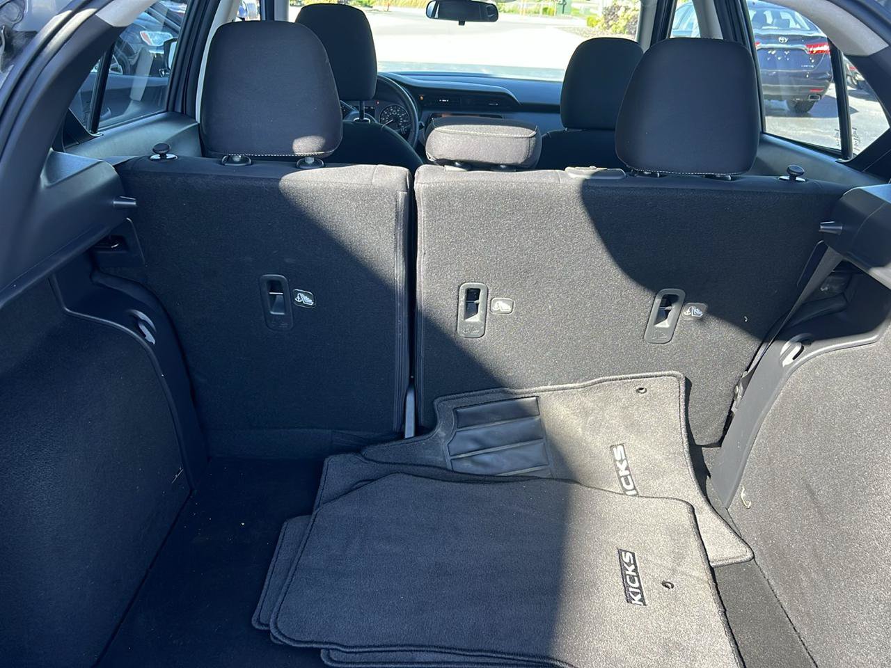 Used 2021 Nissan Kicks SV FWD image 12