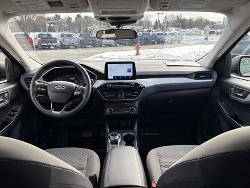 Used 2022 Ford Escape SE w/ Cold Weather Package image 9