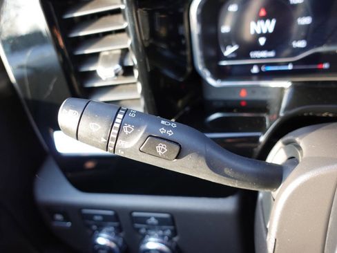 Used 2024 GMC Sierra 1500 Elevation image 41