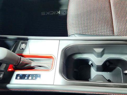 Certified 2026 Nissan Kicks SR FWD image 15