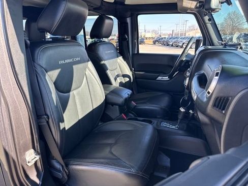 Used 2016 Jeep Wrangler Unlimited Rubicon image 11