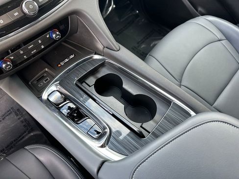 Used 2024 Buick Enclave Essence w/ Sport Touring Edition image 25