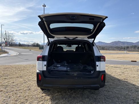 New 2026 Subaru Outback Limited image 11