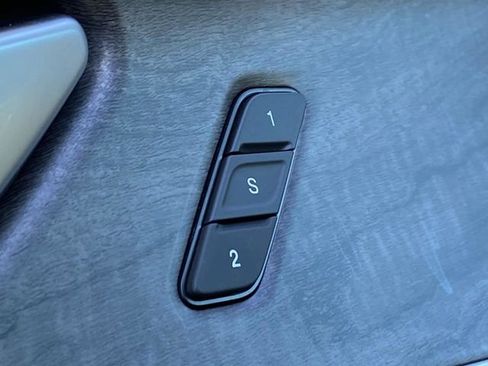 Used 2023 Jeep Grand Cherokee Limited image 24