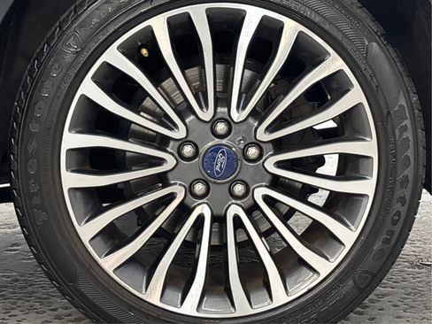 Used 2018 Ford Fusion SE w/ Fusion SE Technology Package image 31