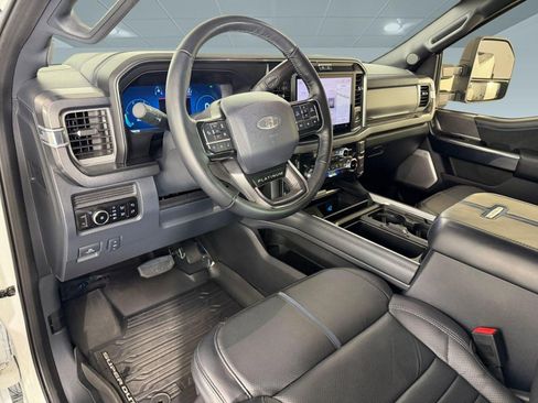Used 2025 Ford F250 Platinum w/ FX4 Off-Road Package AWD/4WD image 4