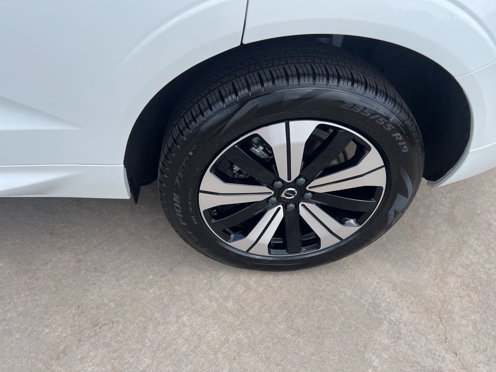 Certified 2025 Volvo XC60 T8 Plus w/ Protection Package Premier AWD/4WD image 10